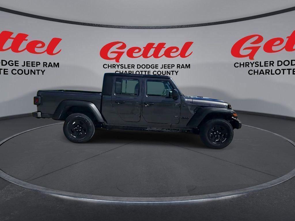new 2025 Jeep Gladiator car, priced at $33,625