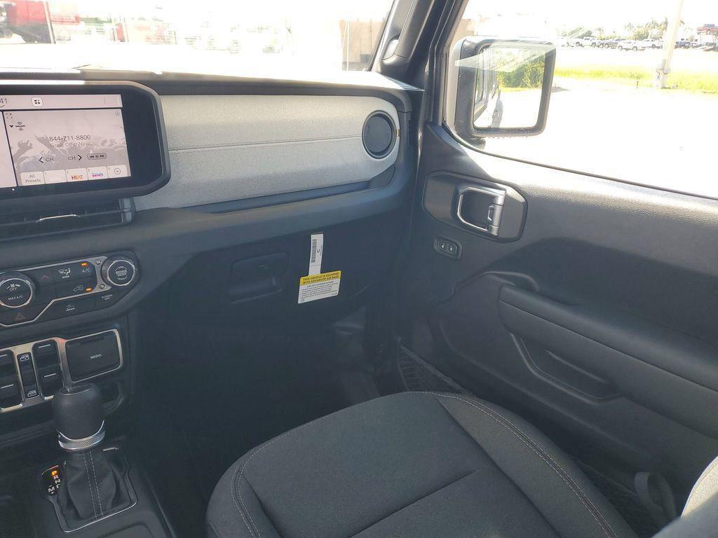 new 2025 Jeep Gladiator car, priced at $33,625