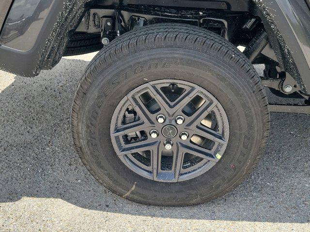 new 2025 Jeep Gladiator car, priced at $46,105