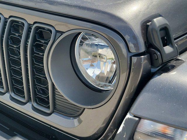 new 2025 Jeep Gladiator car, priced at $46,105