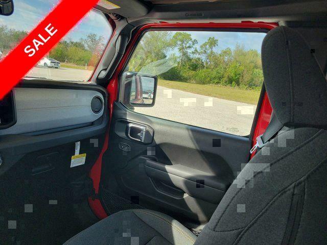 new 2025 Jeep Wrangler car, priced at $43,103