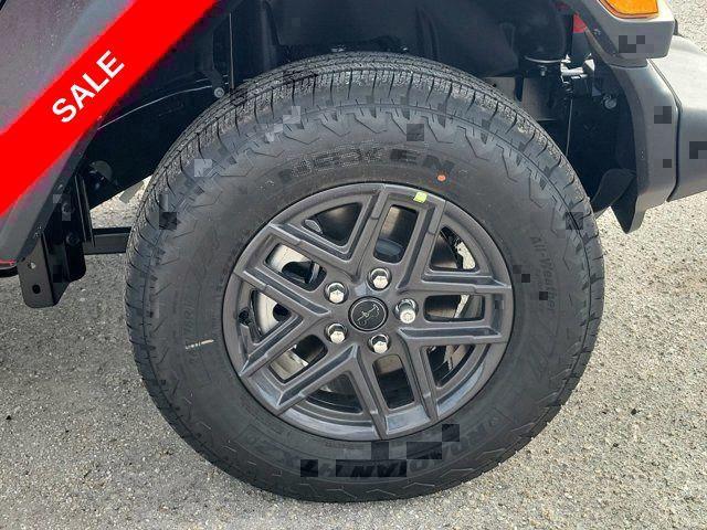 new 2025 Jeep Wrangler car, priced at $43,103