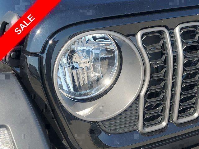 new 2025 Jeep Wrangler car, priced at $43,103