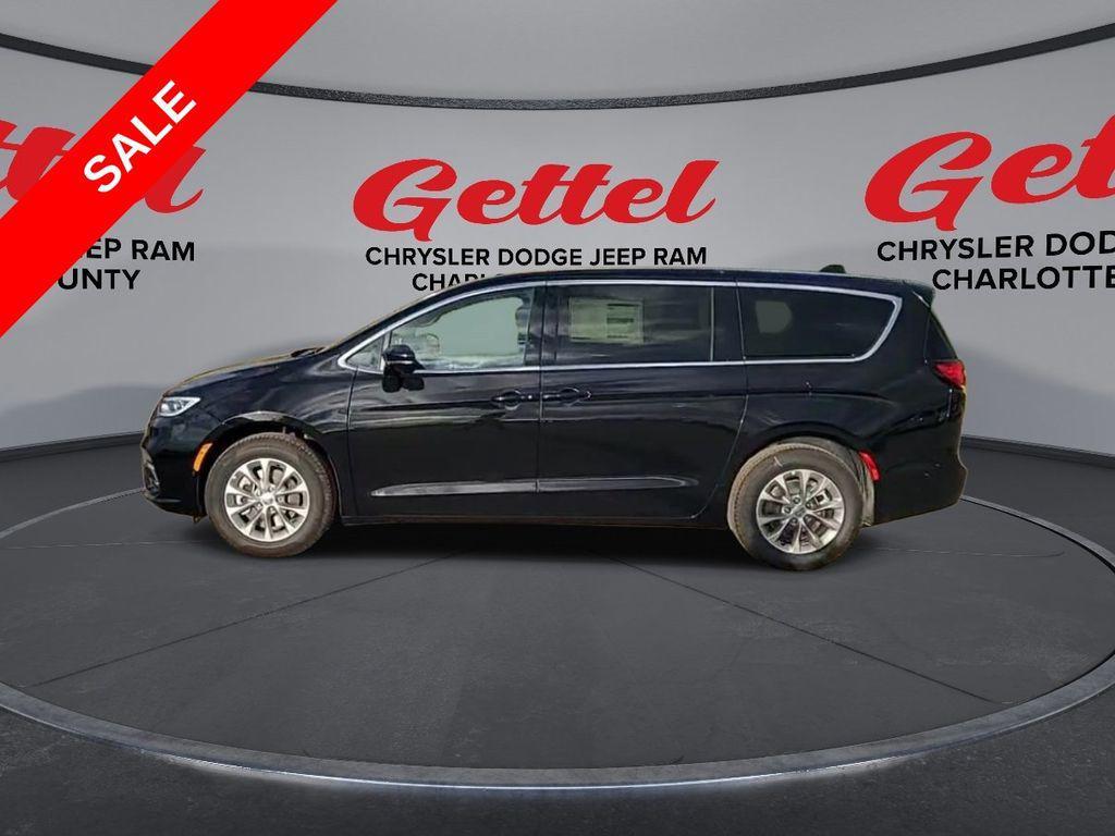 new 2025 Chrysler Pacifica car, priced at $40,078