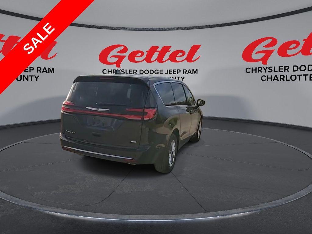new 2025 Chrysler Pacifica car, priced at $40,078