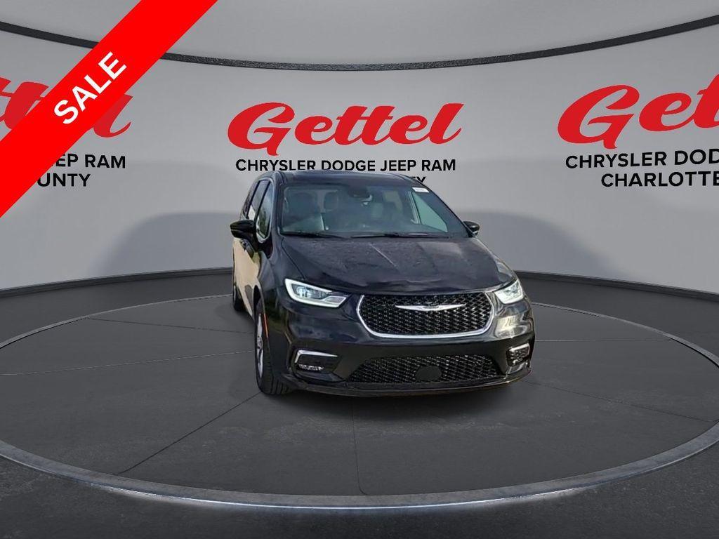 new 2025 Chrysler Pacifica car, priced at $40,078