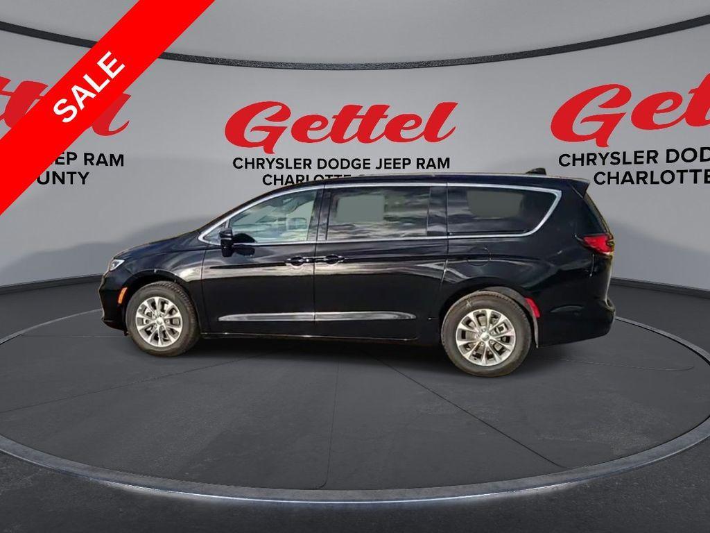 new 2025 Chrysler Pacifica car, priced at $40,078