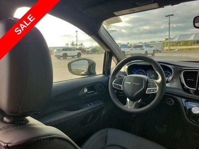 new 2025 Chrysler Pacifica car, priced at $41,328