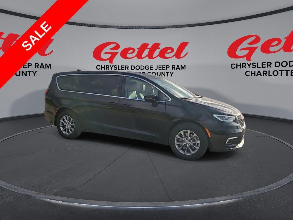 new 2025 Chrysler Pacifica car, priced at $40,078