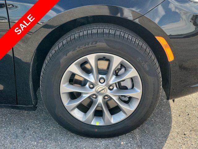new 2025 Chrysler Pacifica car, priced at $41,328