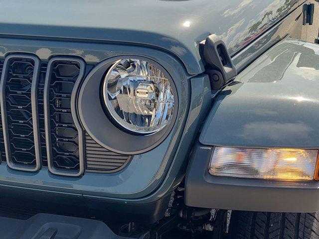 new 2025 Jeep Gladiator car, priced at $46,105
