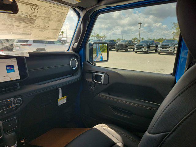new 2025 Jeep Gladiator car, priced at $51,633