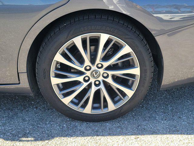 used 2019 Lexus ES 350 car, priced at $25,328