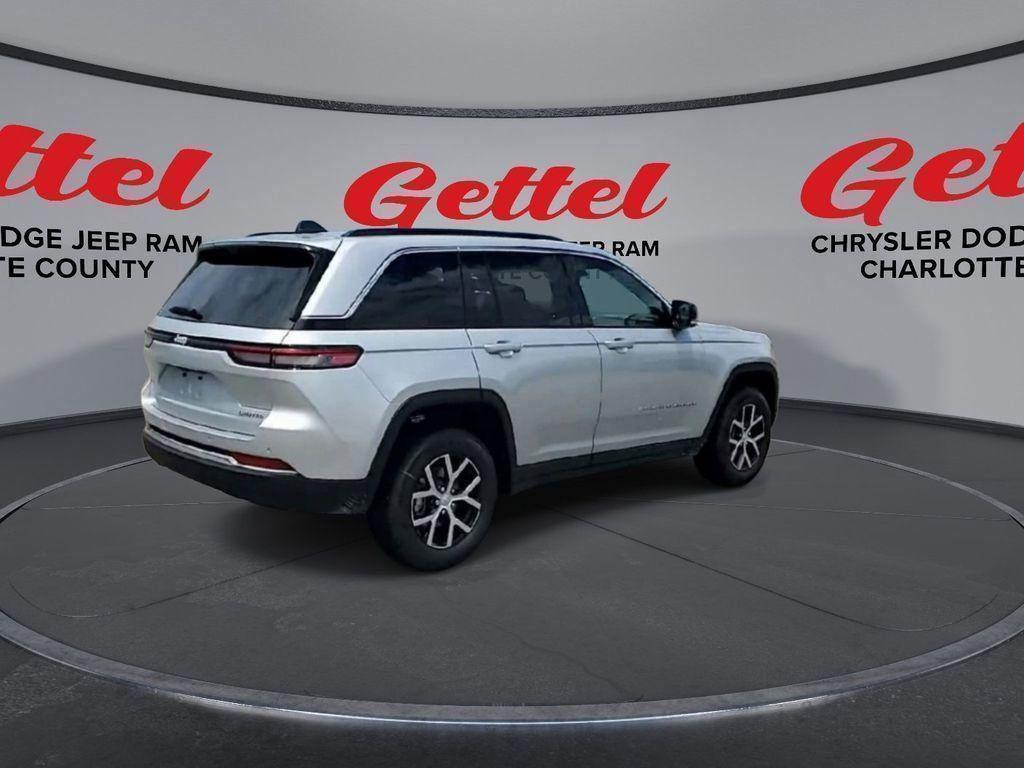 new 2025 Jeep Grand Cherokee car, priced at $42,092