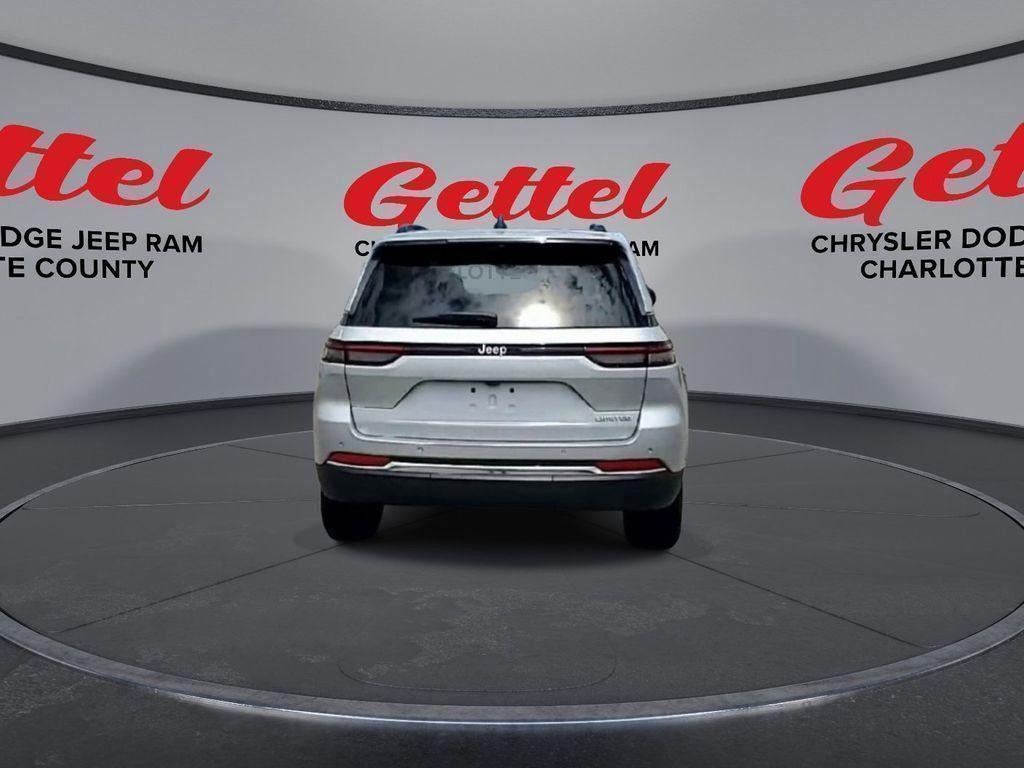 new 2025 Jeep Grand Cherokee car, priced at $42,092