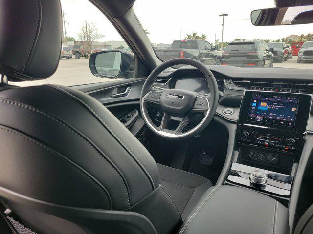 new 2025 Jeep Grand Cherokee car, priced at $45,675