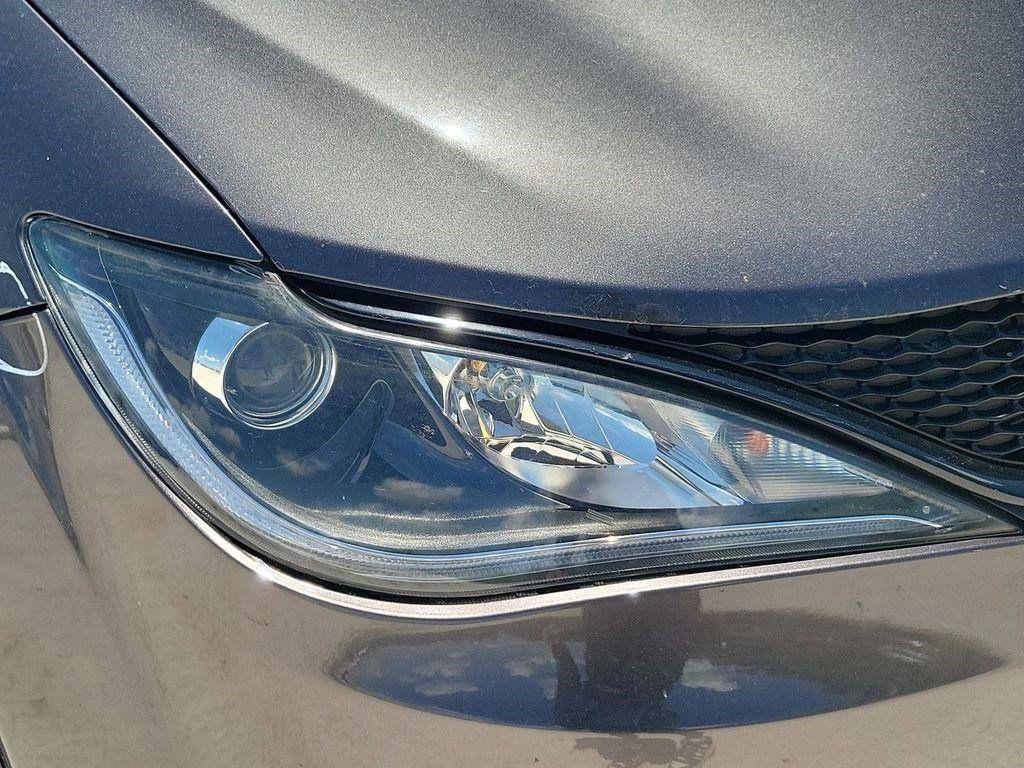 used 2020 Chrysler Pacifica car, priced at $18,799