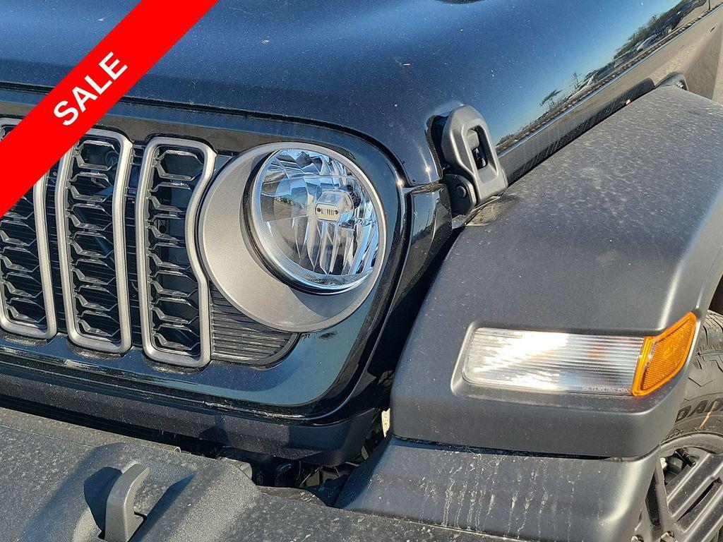 new 2025 Jeep Wrangler car, priced at $43,103