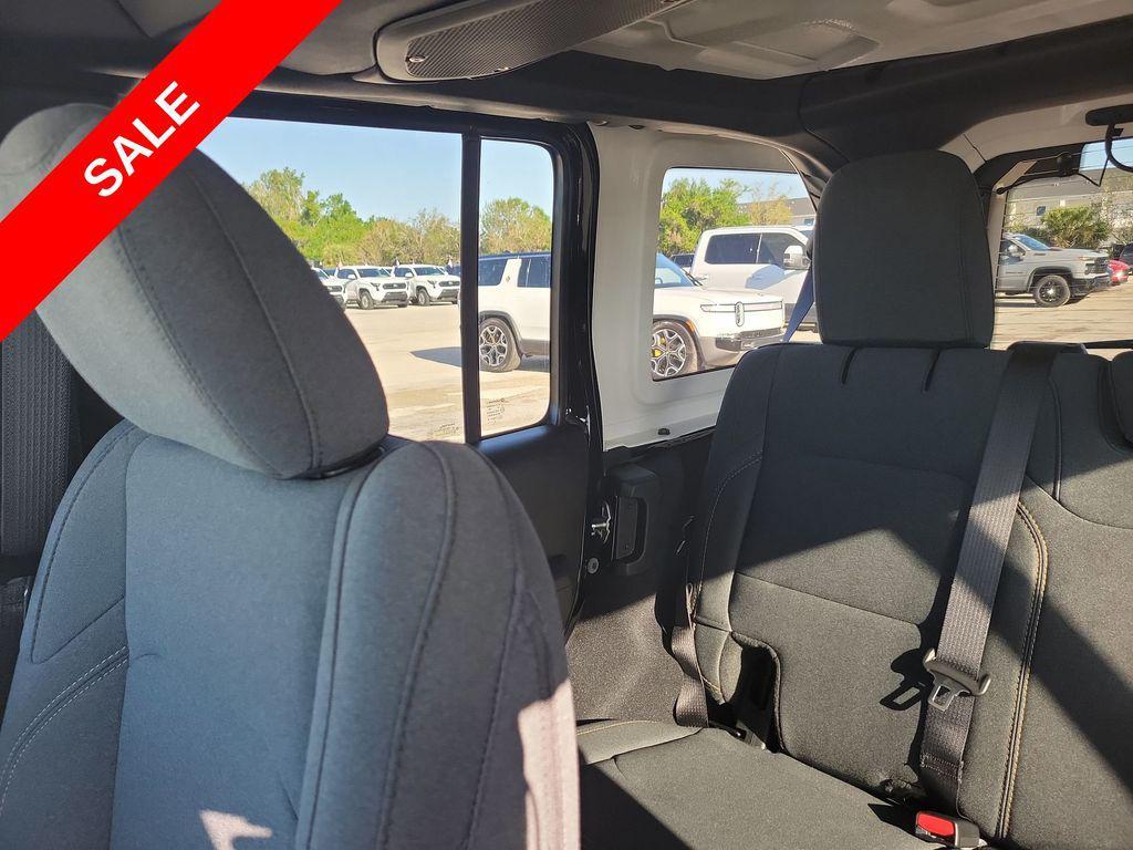 new 2025 Jeep Wrangler car, priced at $43,103