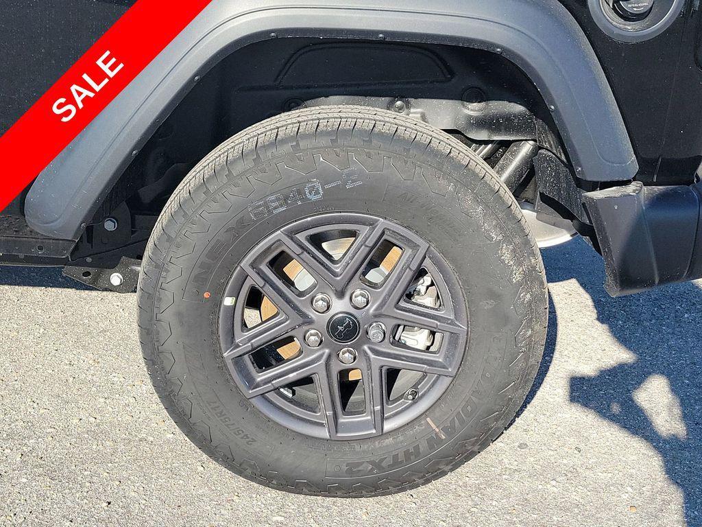 new 2025 Jeep Wrangler car, priced at $43,103