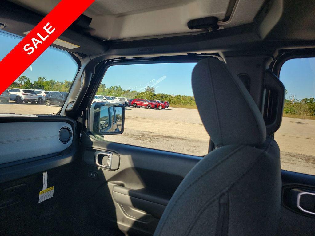 new 2025 Jeep Wrangler car, priced at $43,103