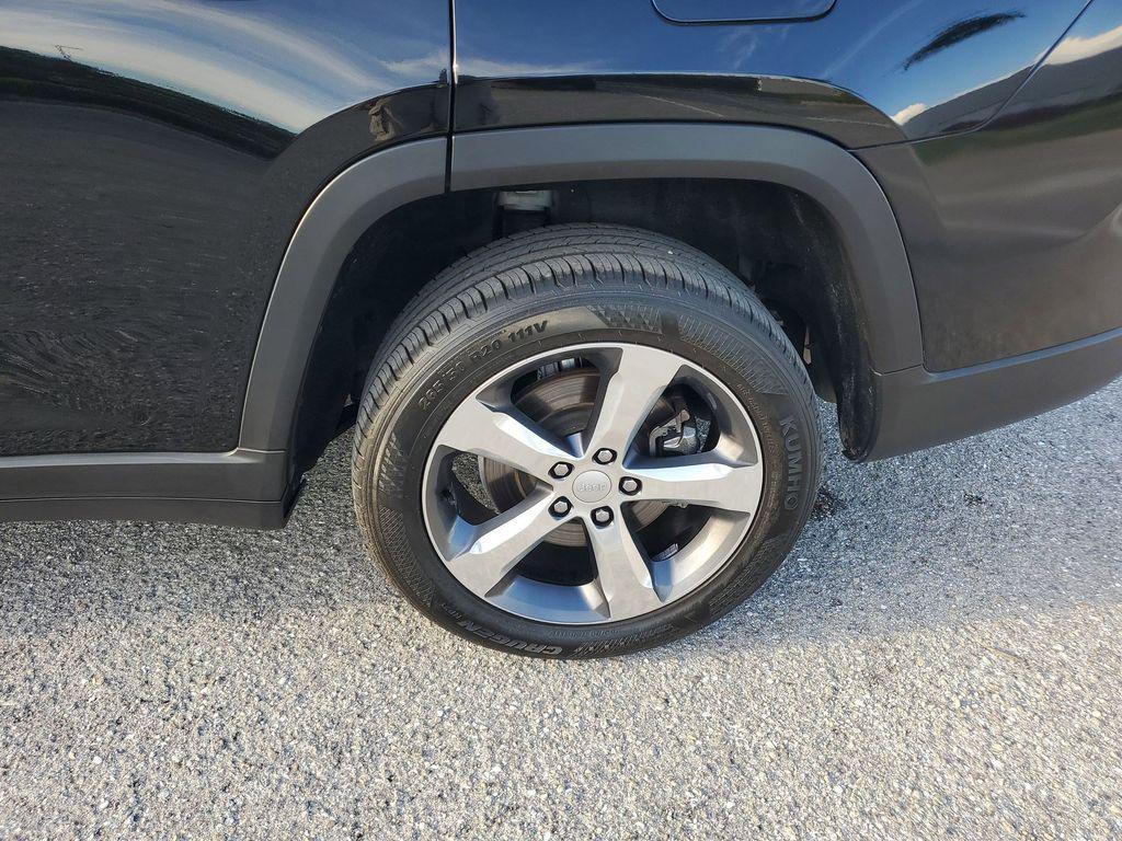 used 2021 Jeep Grand Cherokee L car, priced at $26,299