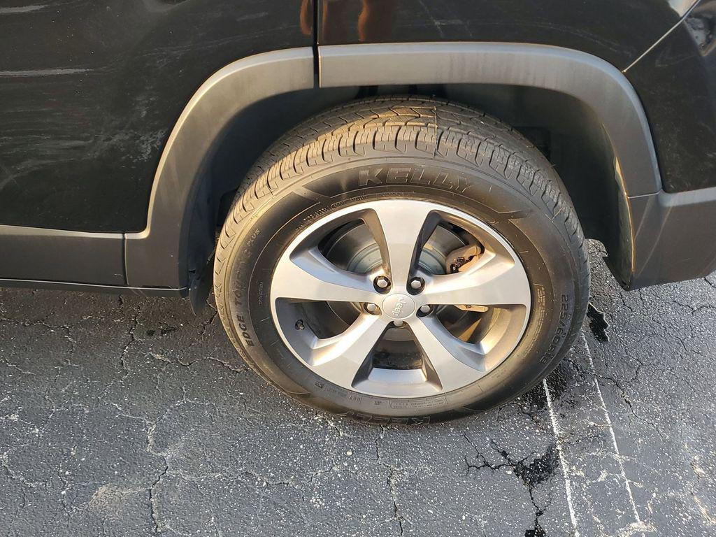 used 2019 Jeep Cherokee car, priced at $13,999