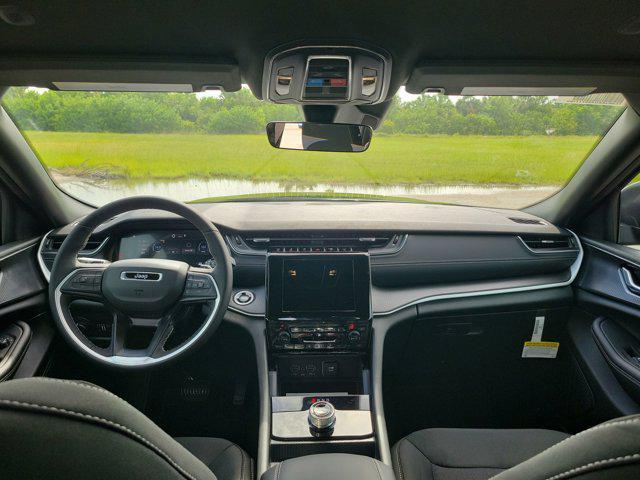 new 2025 Jeep Grand Cherokee L car, priced at $39,916