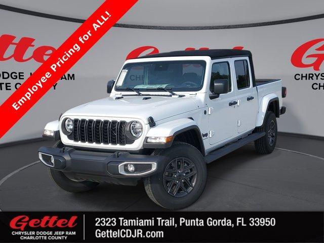 new 2024 Jeep Gladiator car, priced at $43,914