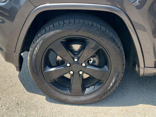 used 2015 Jeep Grand Cherokee car, priced at $13,141