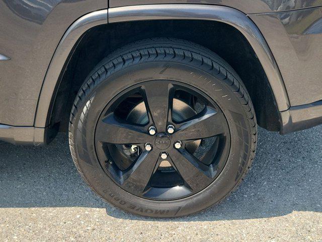 used 2015 Jeep Grand Cherokee car, priced at $13,141