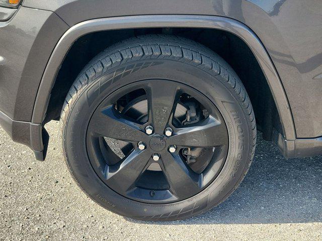 used 2015 Jeep Grand Cherokee car, priced at $13,287