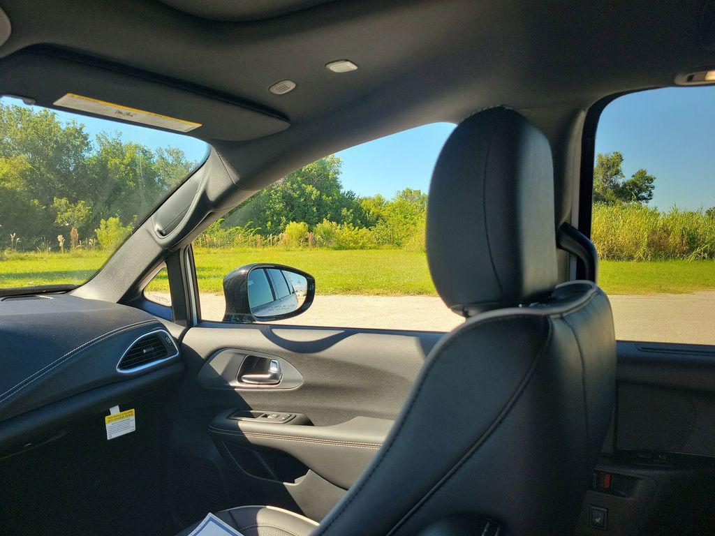 new 2026 Chrysler Pacifica car, priced at $48,783