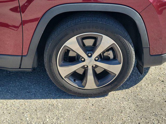 used 2019 Jeep Cherokee car, priced at $16,327