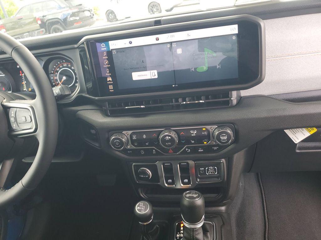 new 2025 Jeep Wrangler car, priced at $39,269