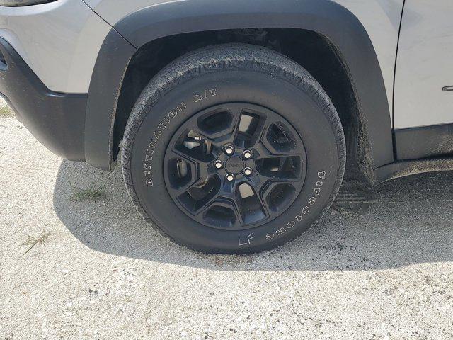 used 2022 Jeep Cherokee car, priced at $23,234