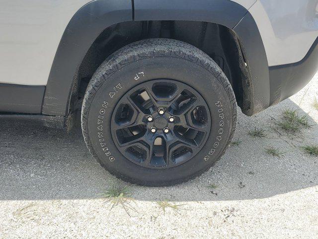 used 2022 Jeep Cherokee car, priced at $23,234