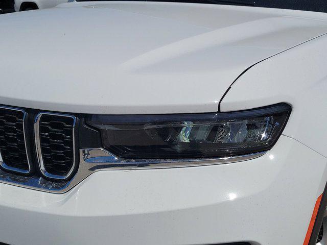 new 2025 Jeep Grand Cherokee car, priced at $43,375