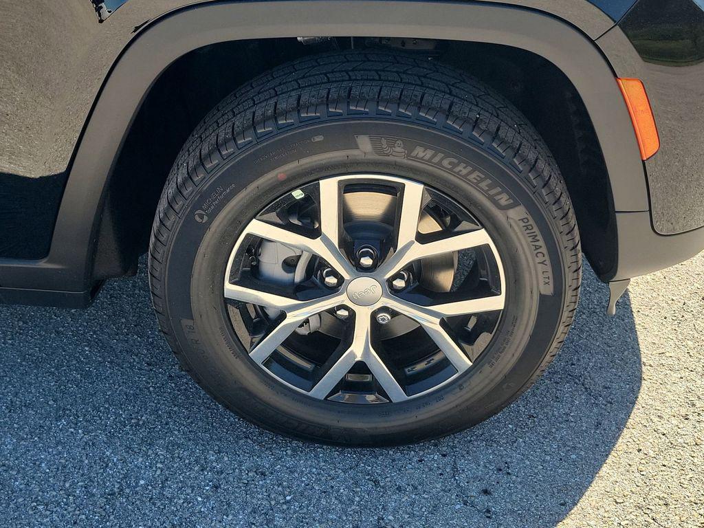 new 2025 Jeep Grand Cherokee car, priced at $40,745