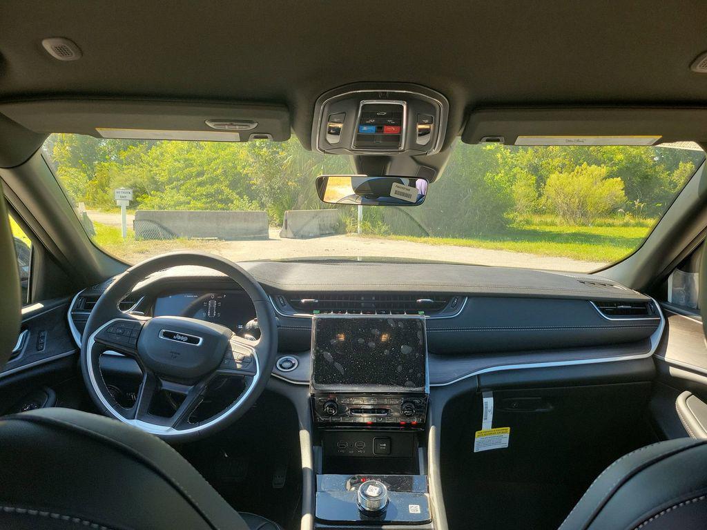 new 2025 Jeep Grand Cherokee car, priced at $40,745