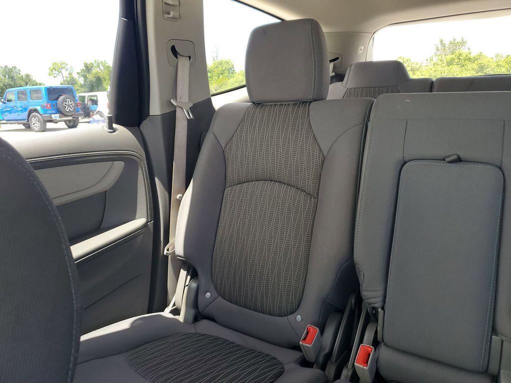 used 2015 Chevrolet Traverse car, priced at $8,997