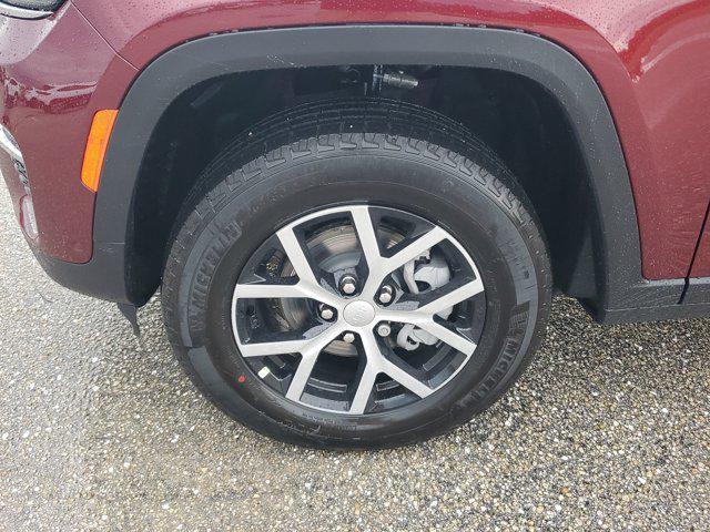 new 2025 Jeep Grand Cherokee car, priced at $50,185