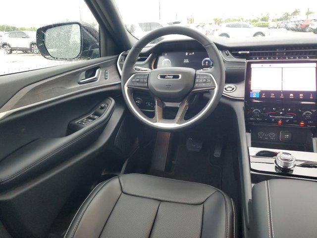 new 2025 Jeep Grand Cherokee car, priced at $50,185
