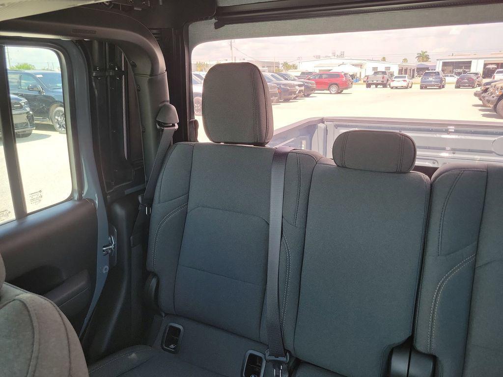 new 2025 Jeep Gladiator car, priced at $41,368