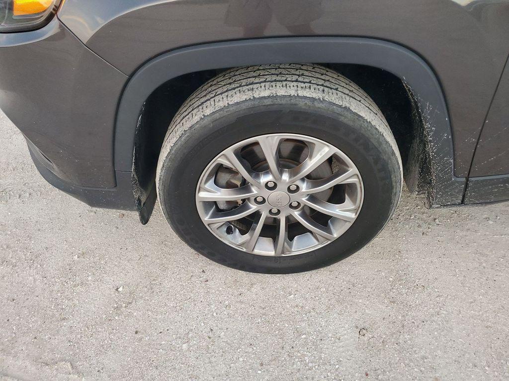 used 2019 Jeep Cherokee car, priced at $14,499