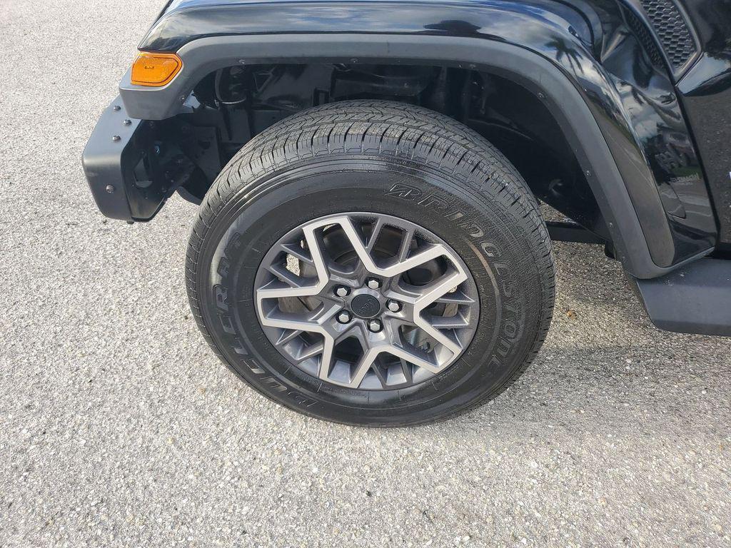used 2019 Jeep Wrangler Unlimited car, priced at $26,132