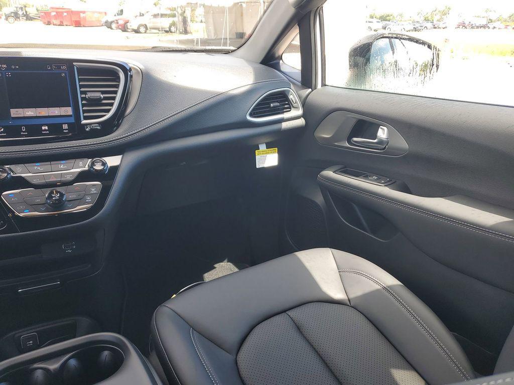 new 2026 Chrysler Pacifica car, priced at $37,038