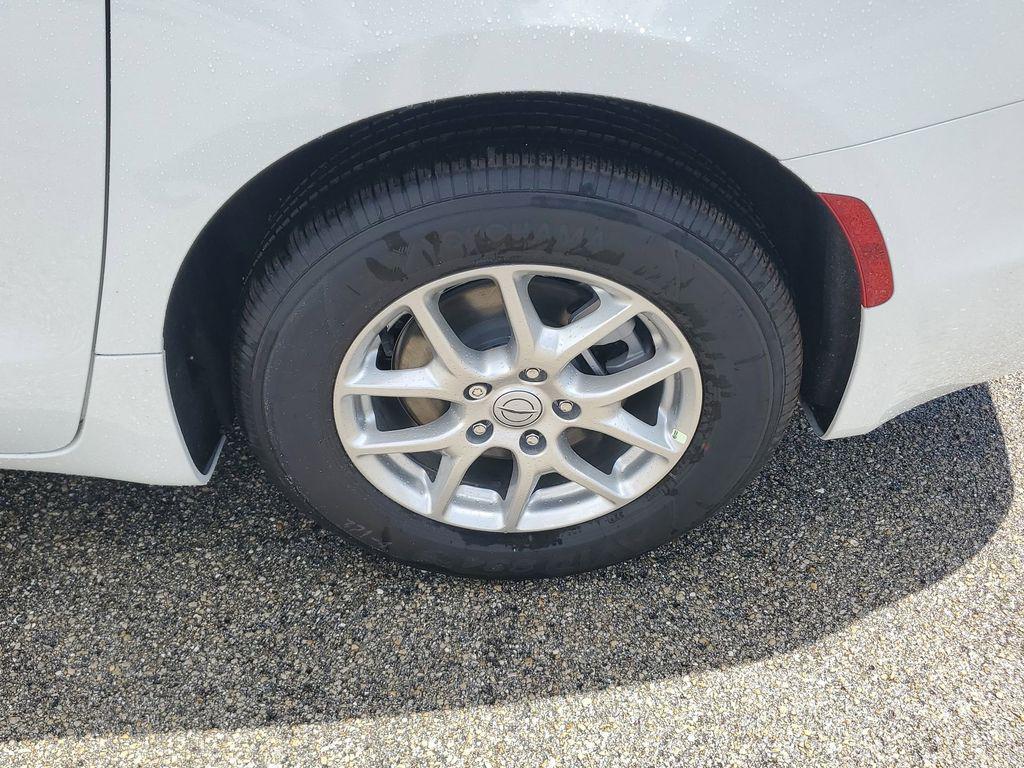 new 2026 Chrysler Pacifica car, priced at $37,038