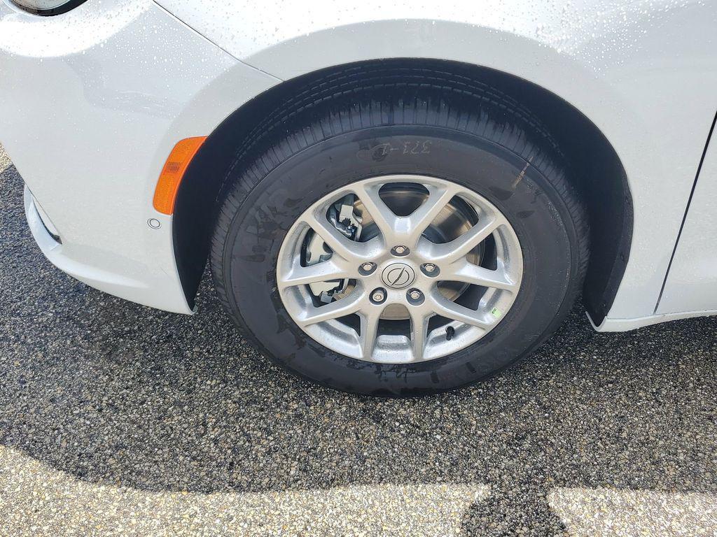 new 2026 Chrysler Pacifica car, priced at $37,038