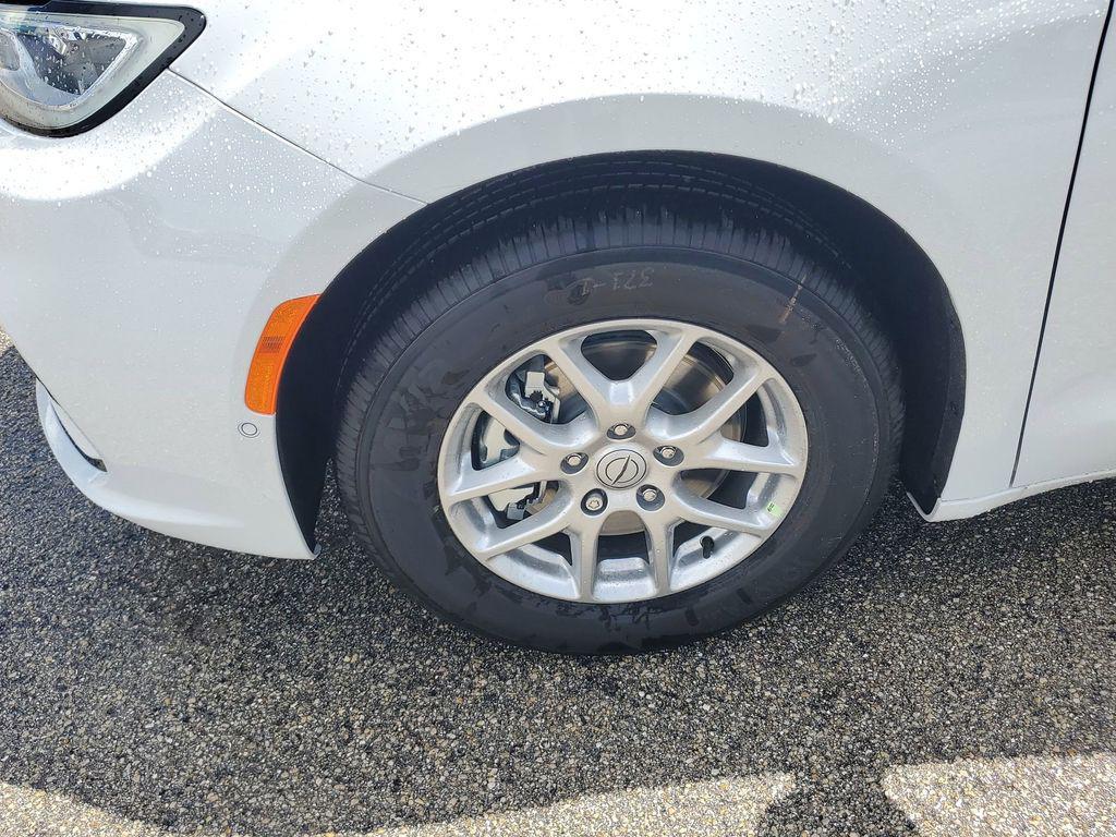 new 2026 Chrysler Pacifica car, priced at $37,038